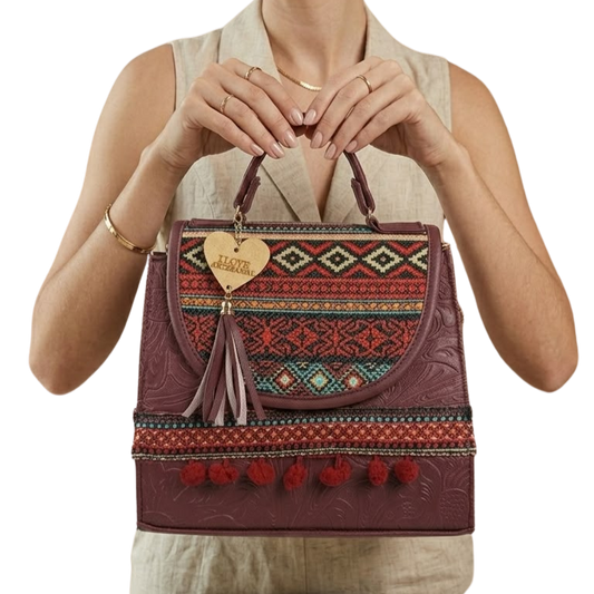 Mochila y Bolso de Mano Artesanal Color Vino con Bordado Geométrico Étnico