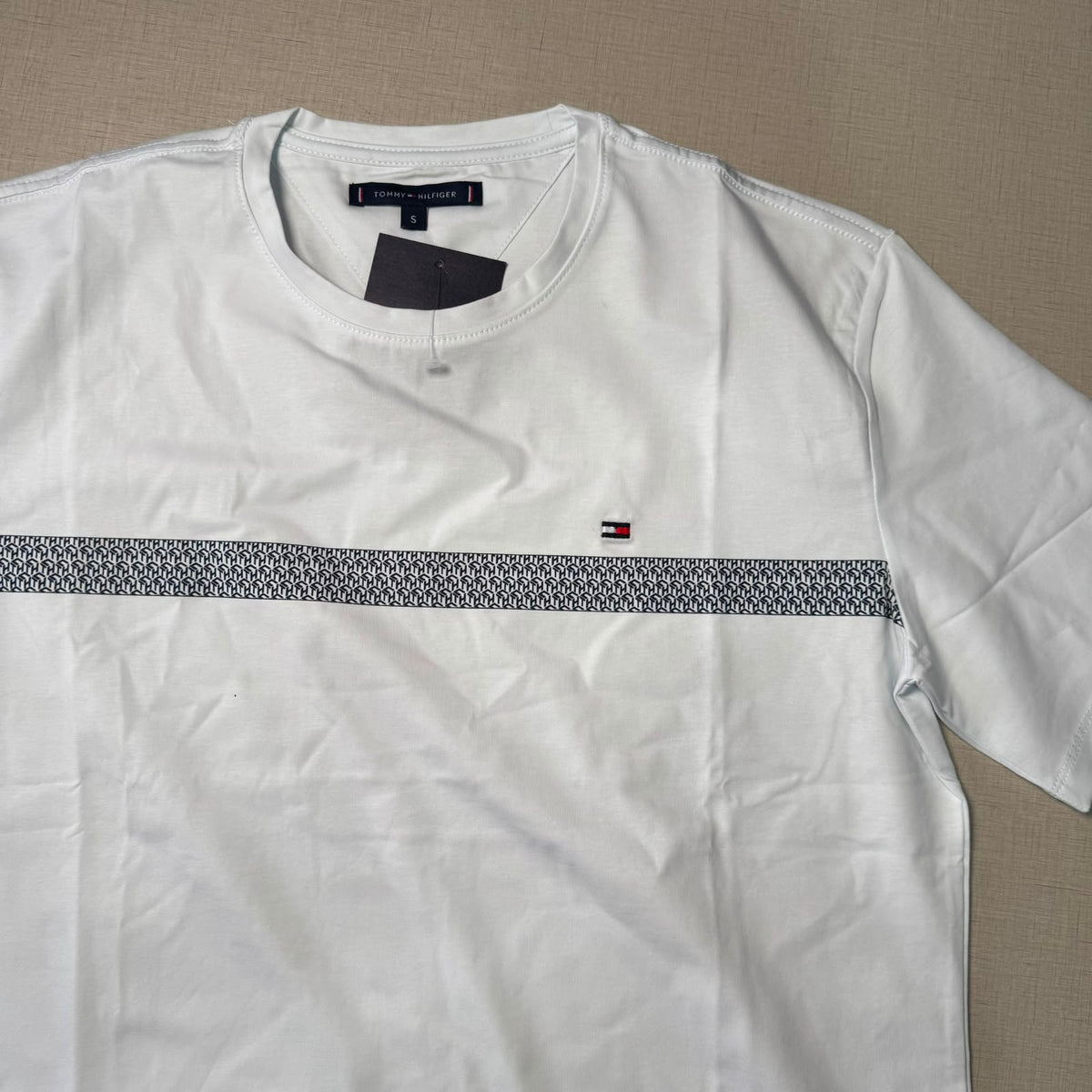 Playera Casual Cuello Redondo Blanca con Franja - Talla S | Ropa de Caballero